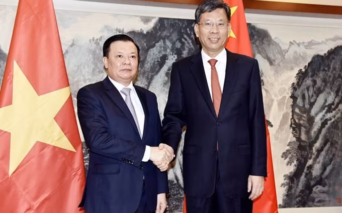 El ministro de Finanzas de Vietnam, Dinh Tien Dung (Izq.) y su homólogo chino, Liu Kun (Fuente: mof.gov.vn)