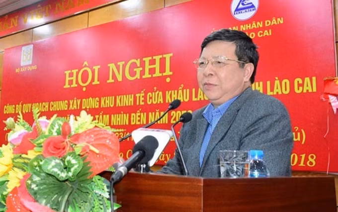 Le Ngoc Hung, vicepresidente del gobierno de Lao Cai, anuncia el plan. (Fuente: VNA)