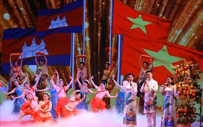 Celebran diversas actividades para conmemorar el 55 aniversario de las relaciones Vietnam-Camboya. (Fotografía: VNA)