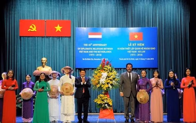 Conmemoración de la Fiesta nacional de Países Bajos (Fotografía: VNA)