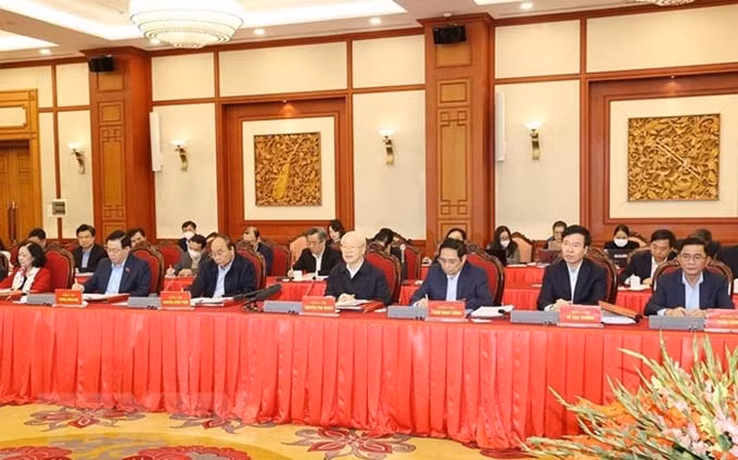 El secretario general del Partido Comunista de Vietnam (PCV), Nguyen Phu Trong preside la reunión. (Fotografía: VNA)