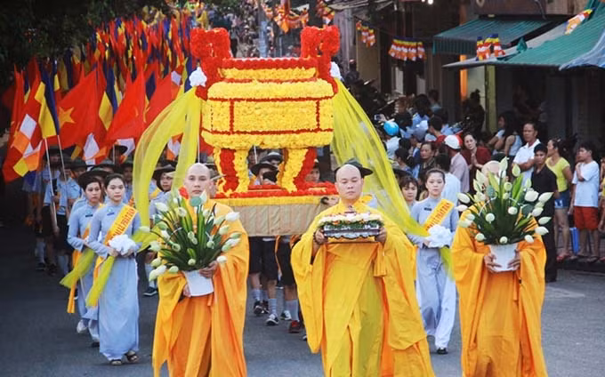 Ceremonia del Día de Vesak en Vietnam.
