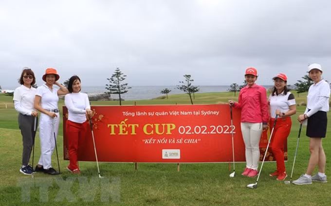 Vietnamitas en Australia unen manos hacia connacionales en ocasión de Tet. (Fotografía: VNA)