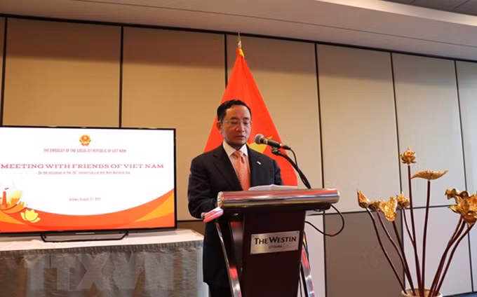 El embajador de Vietnam en Canadá, Pham Cao Phong, habla en el evento. (Fotografía: VNA) 