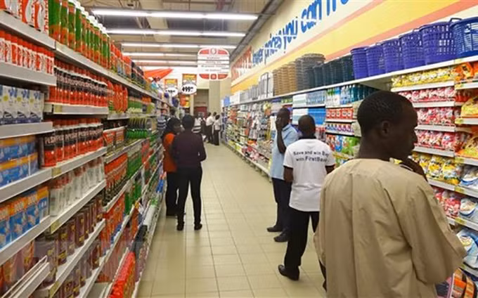 En un supermercado Shoprite en la ciudad de Kano, Nigeria. (Fotografía: AFP/VNA)