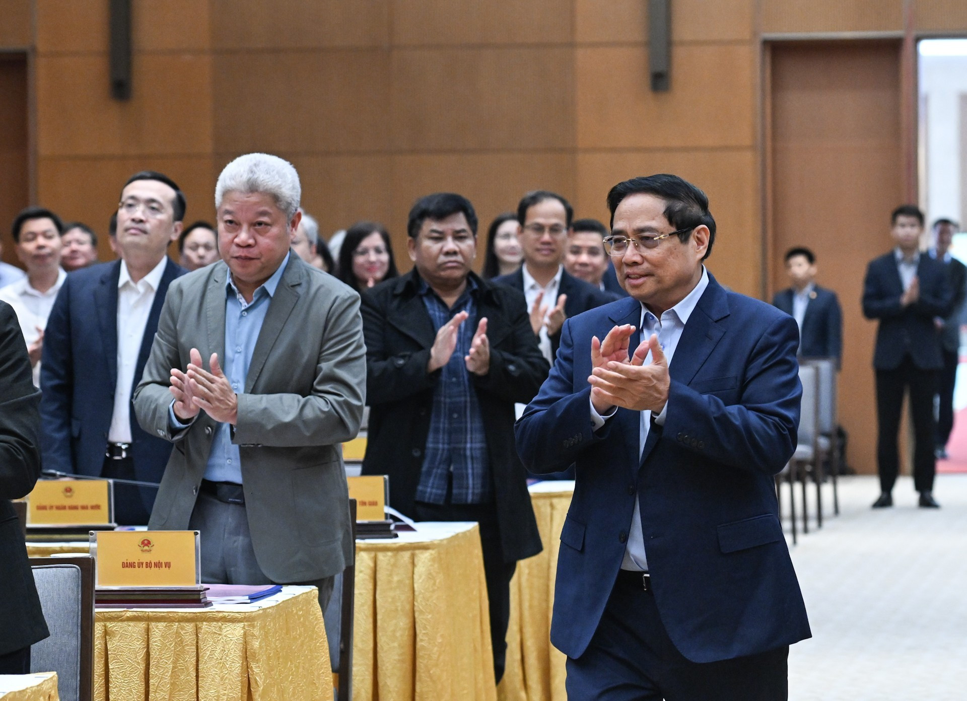 El premier Pham Minh Chinh asiste al evento.