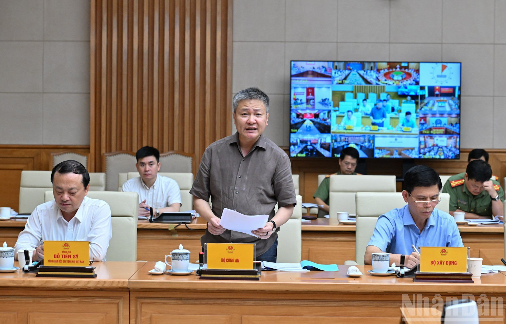 El teniente general y viceministro de Seguridad Pública, Nguyen Ngoc Lam, habla en la cita. El teniente general y viceministro de Seguridad Pública, Nguyen Ngoc Lam, habla en la cita.