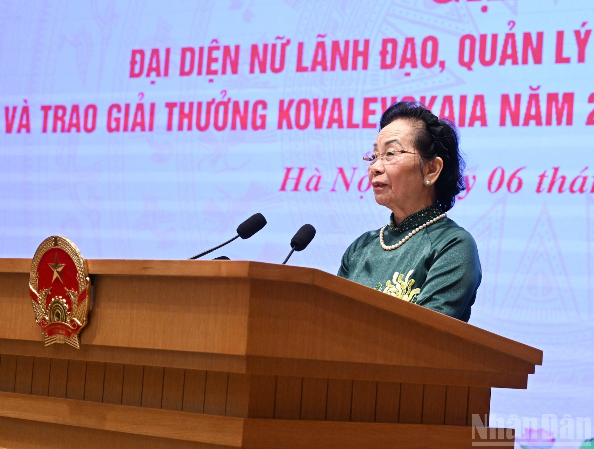 La presidenta de la Asociación para la Promoción del Aprendizaje y del Comité del Premio Kovalevskaia, Nguyen Thi Doan, habla en el encuentro.