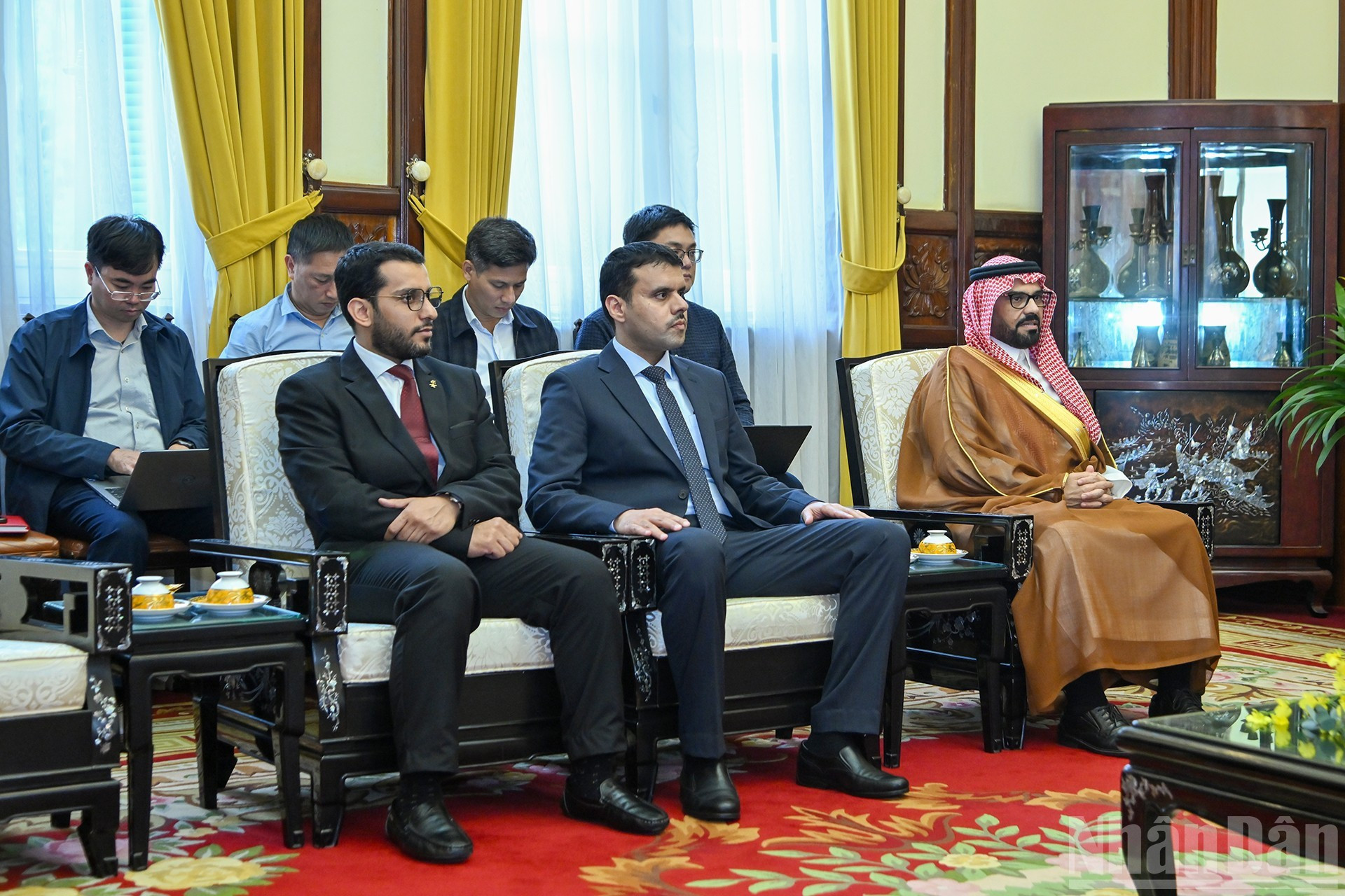 Delegados de Arabia Saudí intervienen en la cita.