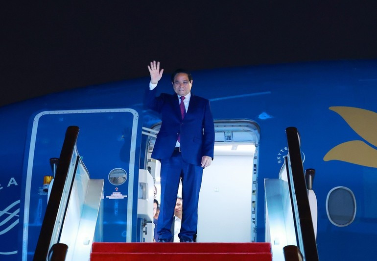 El primer ministro de Vietnam, Pham Minh Chinh, llega a China para iniciar su visita de trabajo para asistir a la Cumbre de la Organización de Cooperación de Shanghái (OCS) 2025 y realizar actividades en China. El primer ministro de Vietnam, Pham Minh Chinh, llega a China para iniciar su visita de trabajo para asistir a la Cumbre de la Organización de Cooperación de Shanghái (OCS) 2025 y realizar actividades en China.