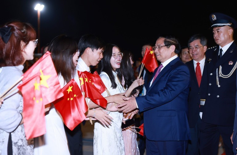 La comunidad vietnamita recibe al premier Pham Minh Chinh. La comunidad vietnamita recibe al premier Pham Minh Chinh.