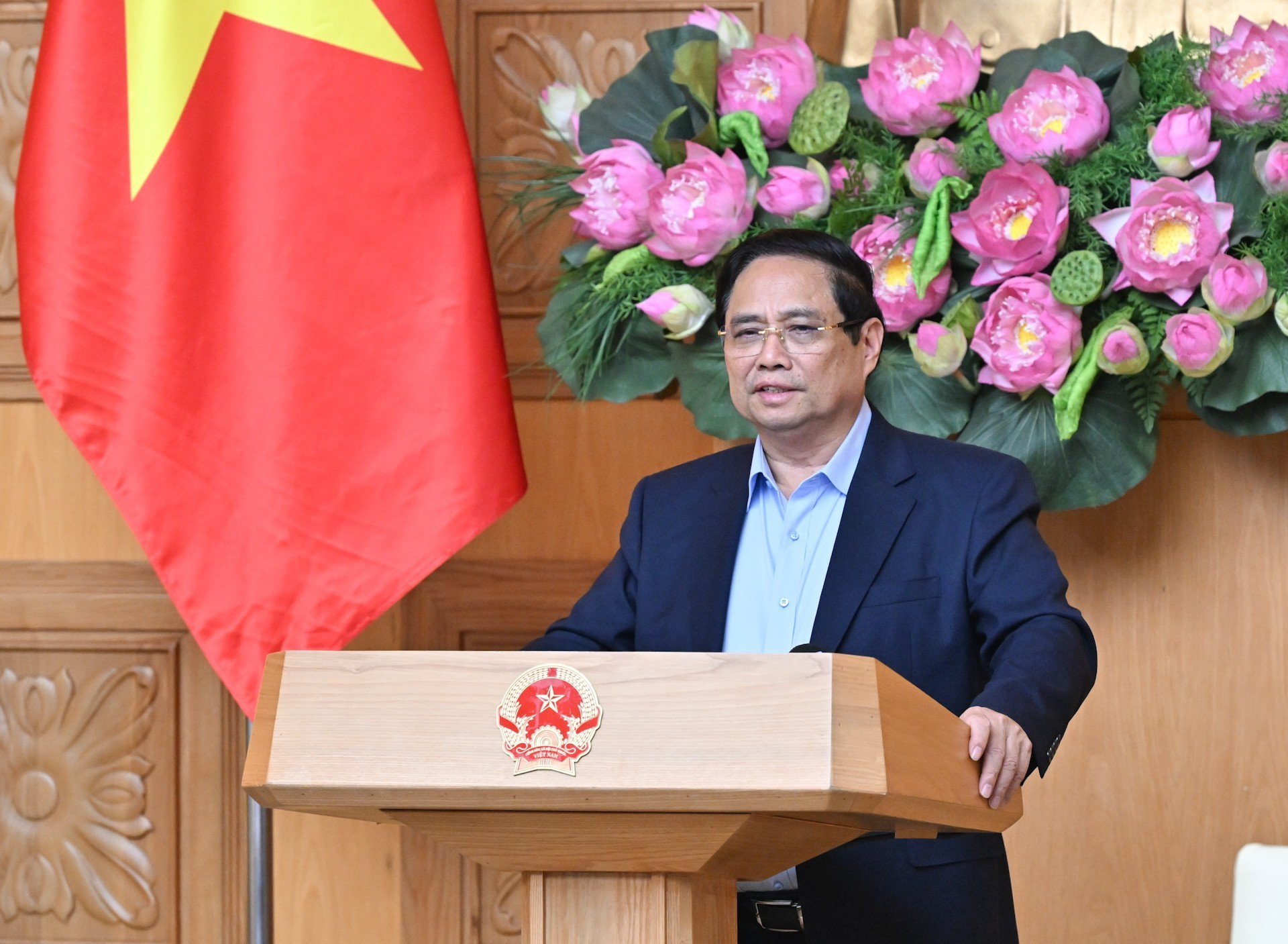 El premier Pham Minh Chinh toma la palabra en la cita. El premier Pham Minh Chinh toma la palabra en la cita.