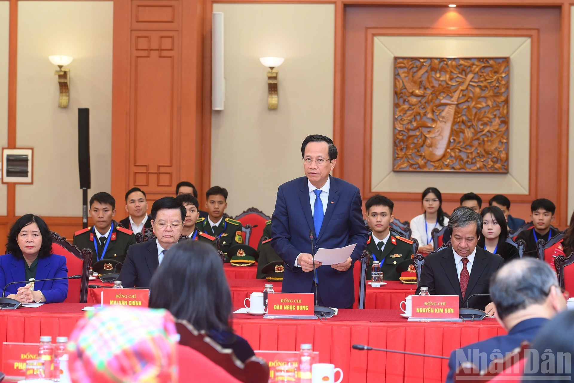 El ministro de Asuntos Étnicos y Religiosos, Dao Ngoc Dung, toma la palabra en el encuentro.