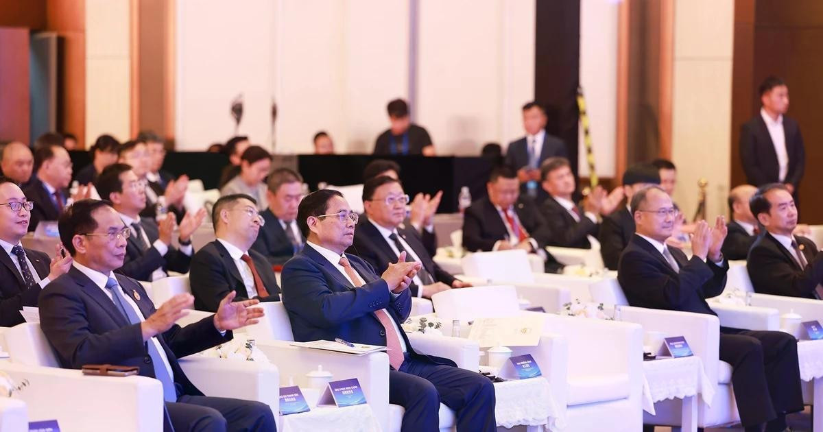 [Foto] Premier vietnamita asiste al Foro de Conexión Empresarial Vietnam-China