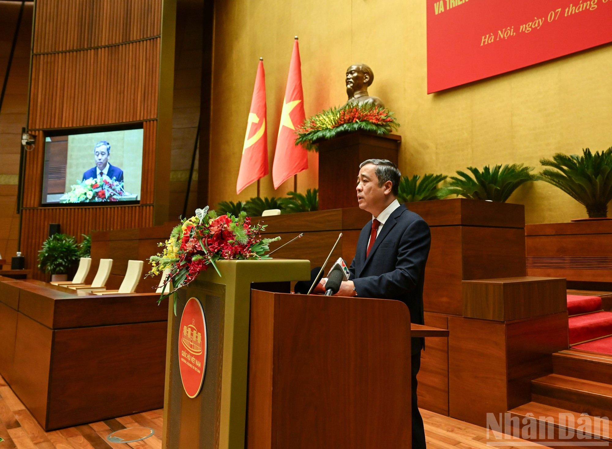 El vicejefe del Comité de Propaganda y Movilización de Masas, Ngo Dong Hai, habla en la conferencia.