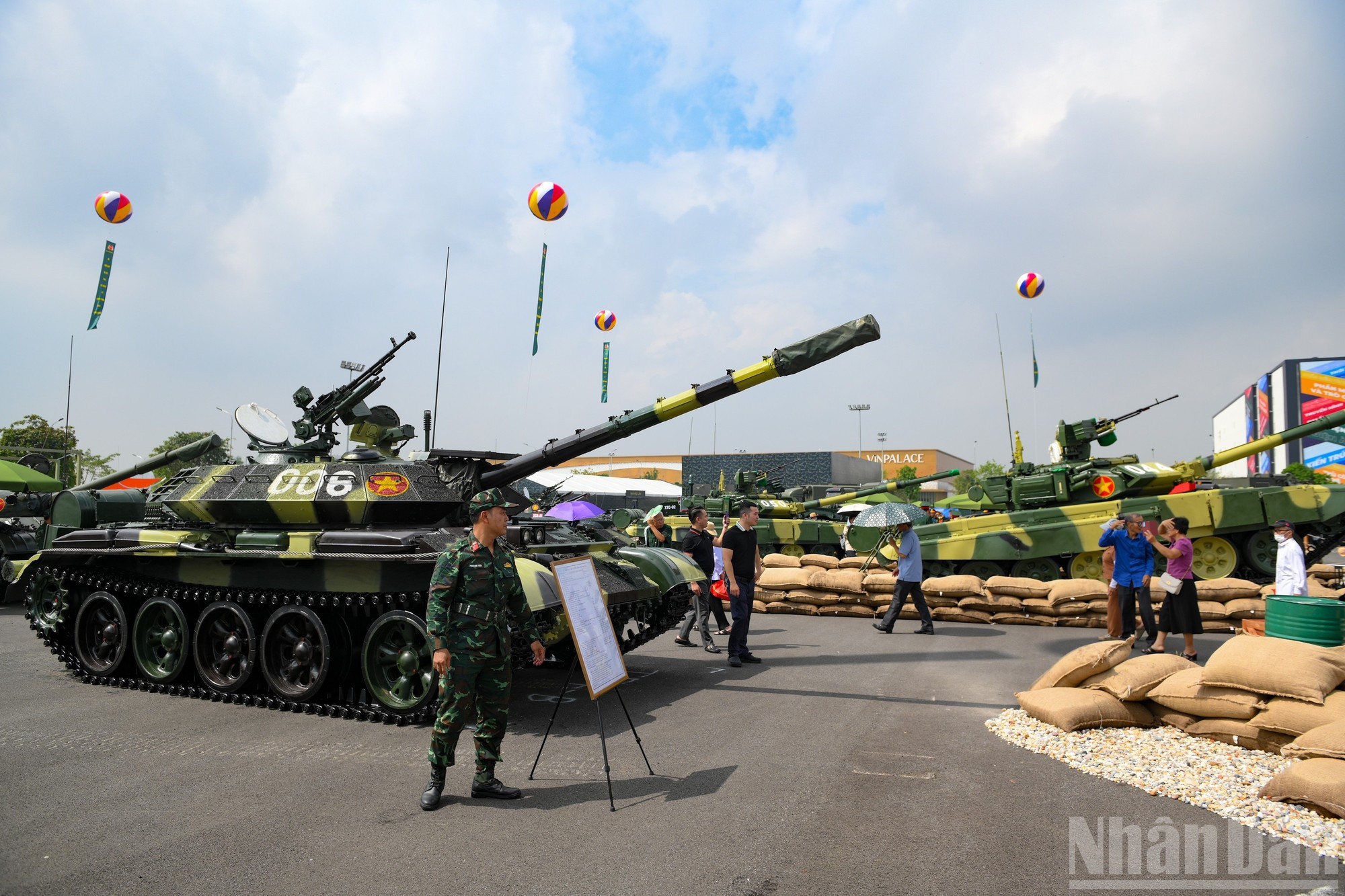 El tanque T-90S, uno de los principales de la Federación Rusa y del mundo. Es conocido por su potente capacidad de fuego, movilidad y un sistema de blindaje multicapa, demostrado en conflictos recientes.