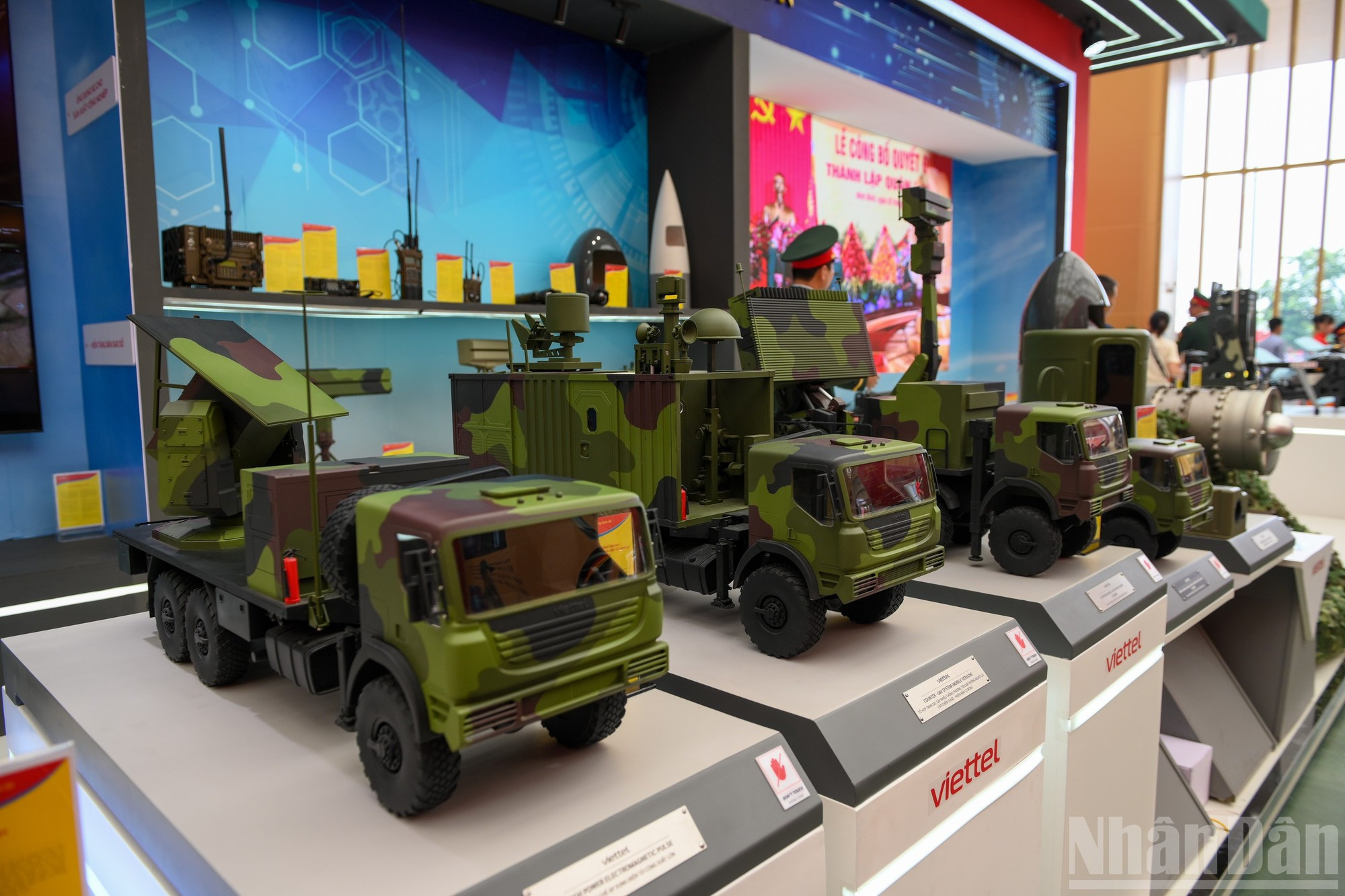 Modernos aparatos militares fabricados por Vietnam.