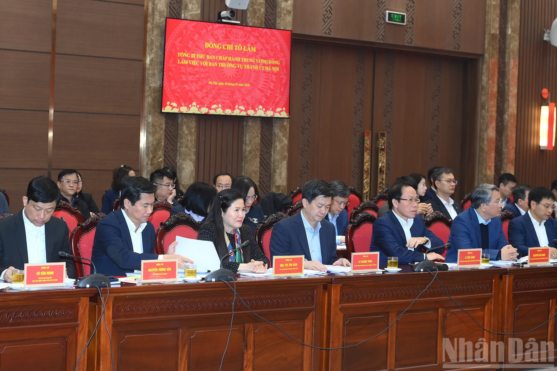 Asistentes al encuentro de trabajo.