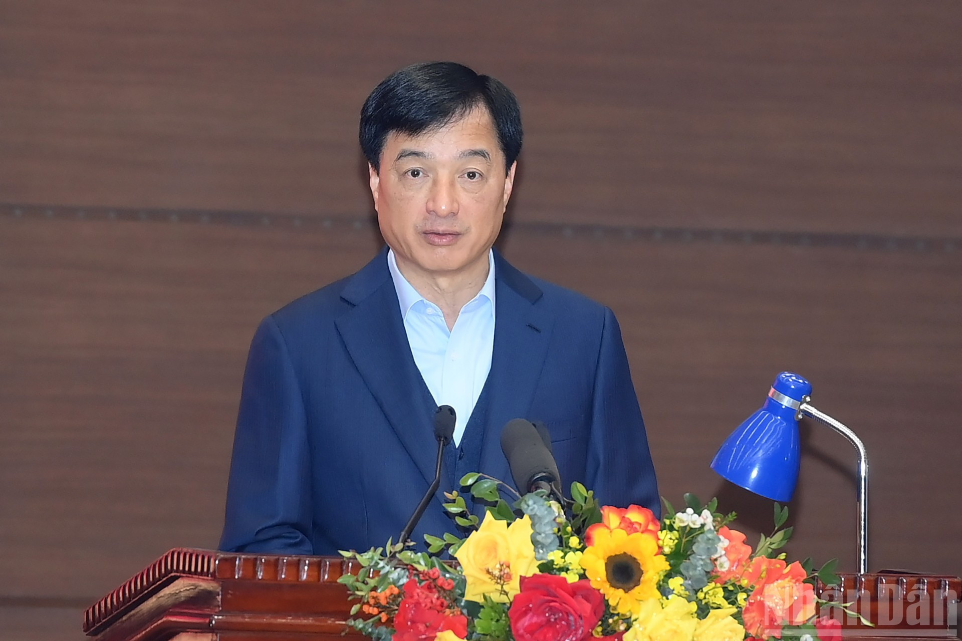 El secretario del PCV en Hanói, Nguyen Duy Ngoc, toma la palabra en el evento.