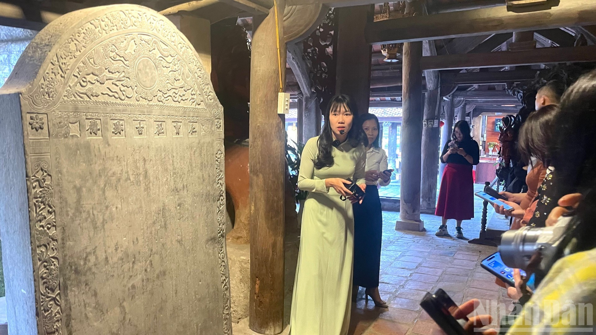 “Kim Chung tự thạch bi ký”, reza la inscripción grabada en la estela.