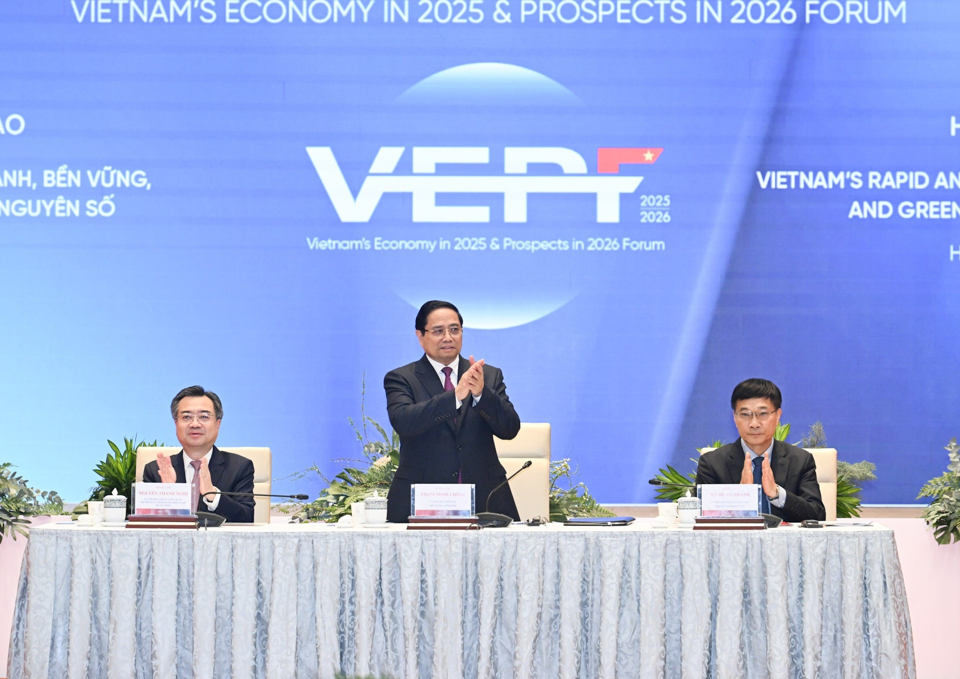 El primer ministro de Vietnam, Pham Minh Chinh asiste al evento.