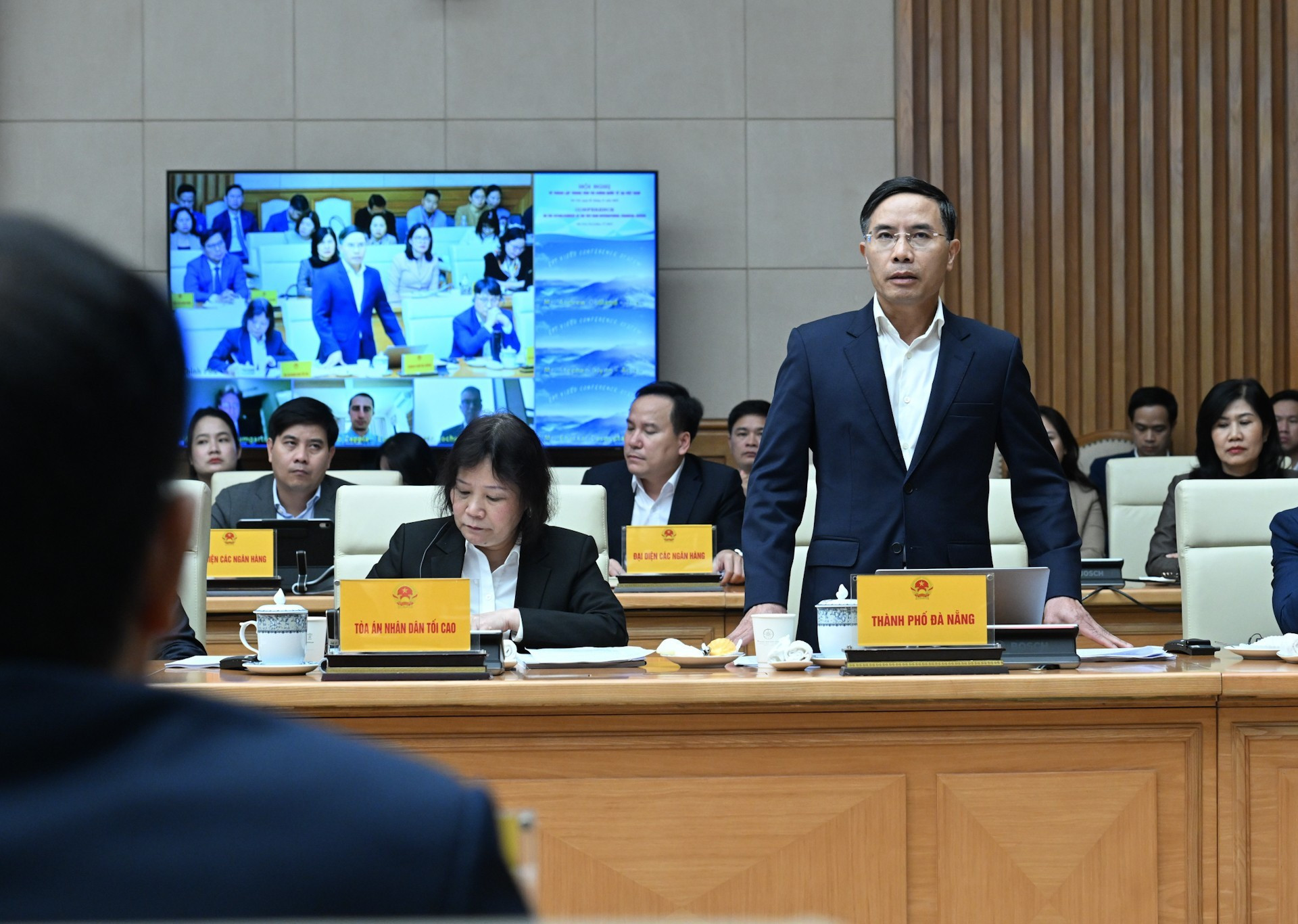 El presidente del Comité Popular de la ciudad vietnamita de Da Nang, Pham Duc An, presenta su opinión.