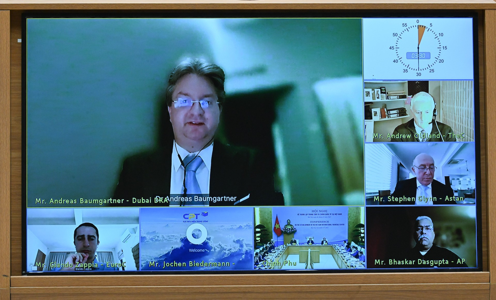 El evento se lleva a cabo de manera presencial y virtual, con puntos de conexión en el Reino Unido, la República Checa, Hong Kong (China), Indonesia y Australia.