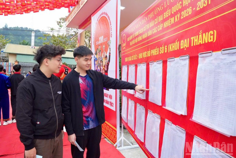 Votantes en la provincia de Lang Son.