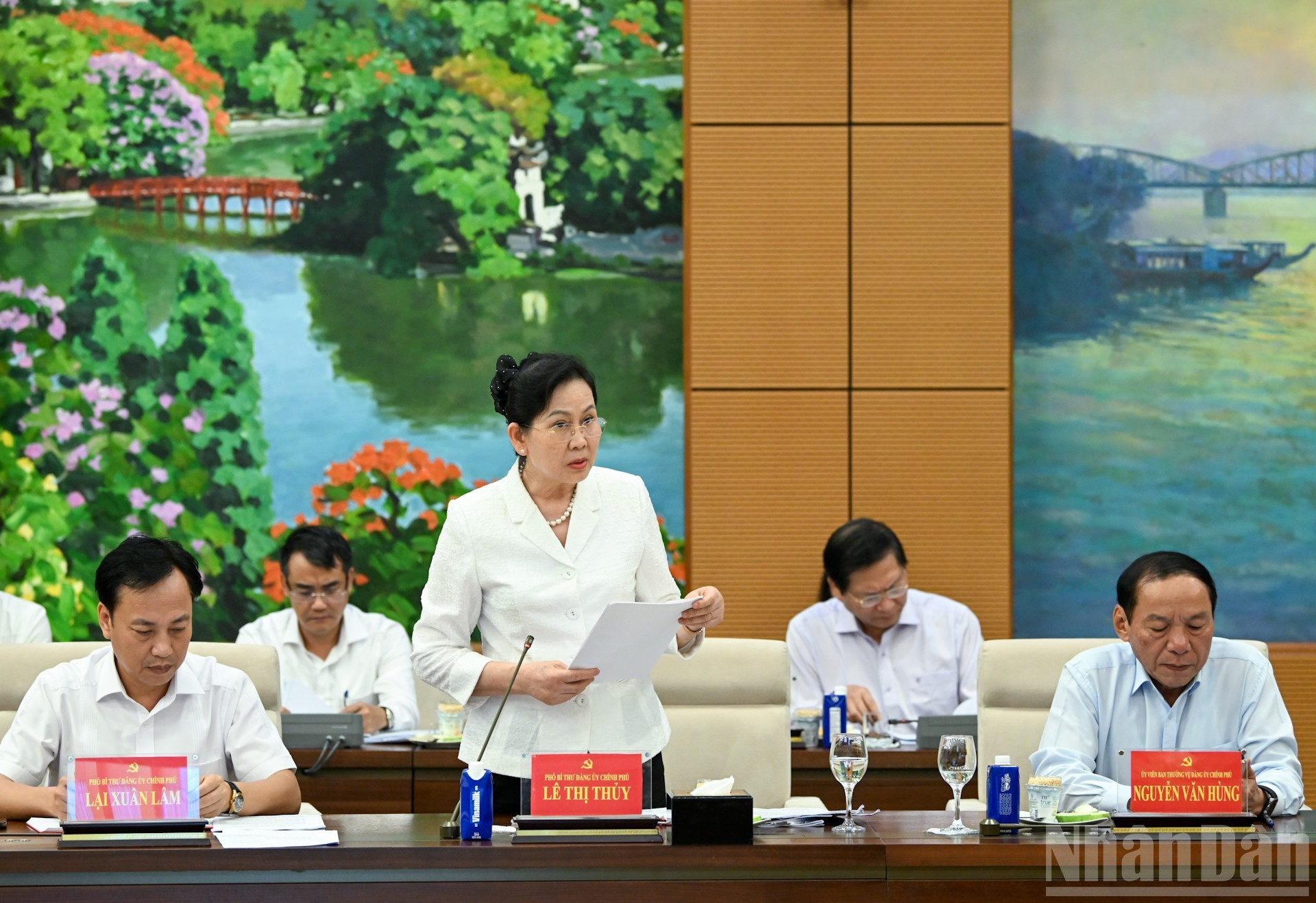 La subsecretaria del PCV del Gobierno Le Thi Thuy habla en la cita. La subsecretaria del PCV del Gobierno Le Thi Thuy habla en la cita.