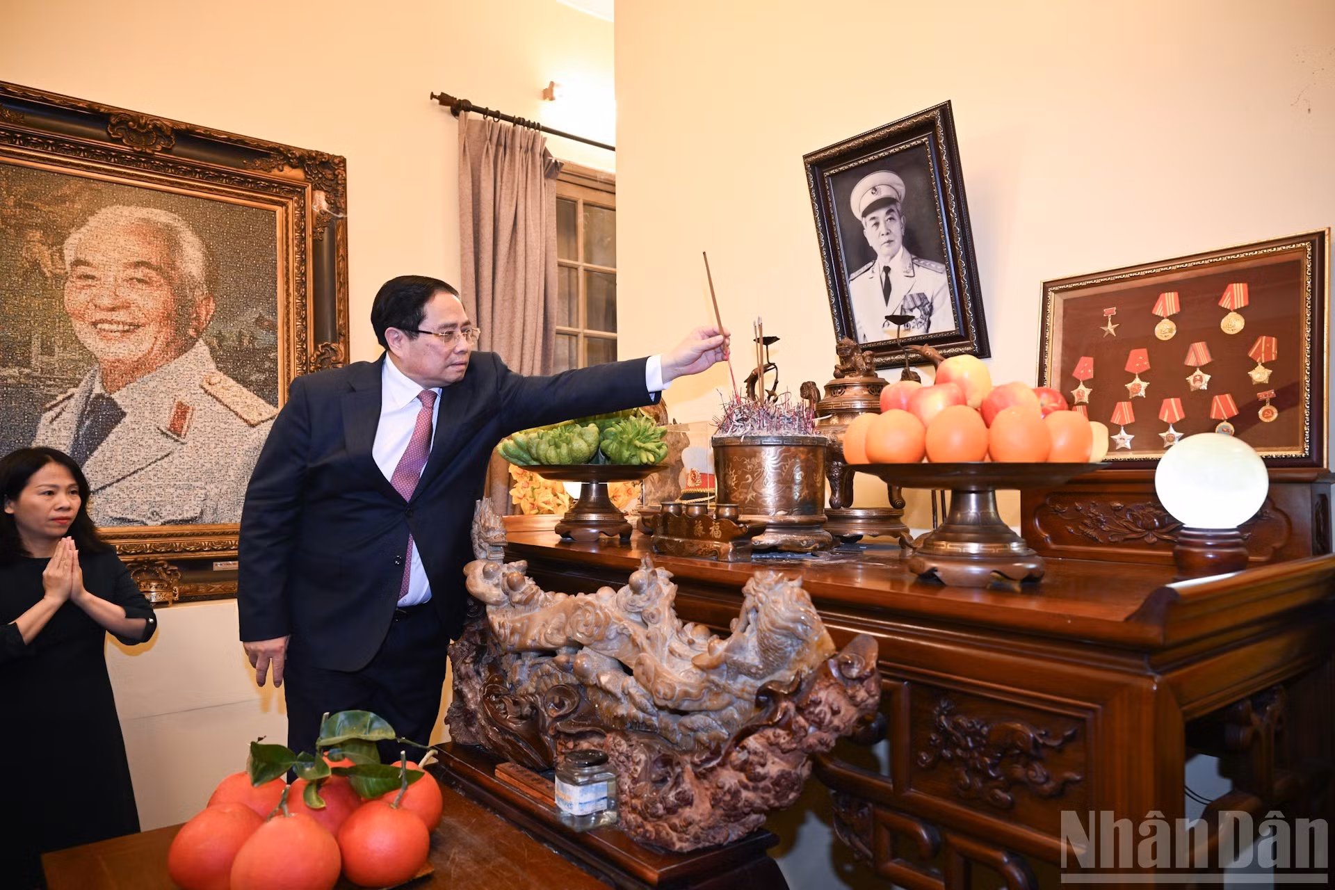 El premier Pham Minh Chinh rinde tributo al general Vo Nguyen Giap.