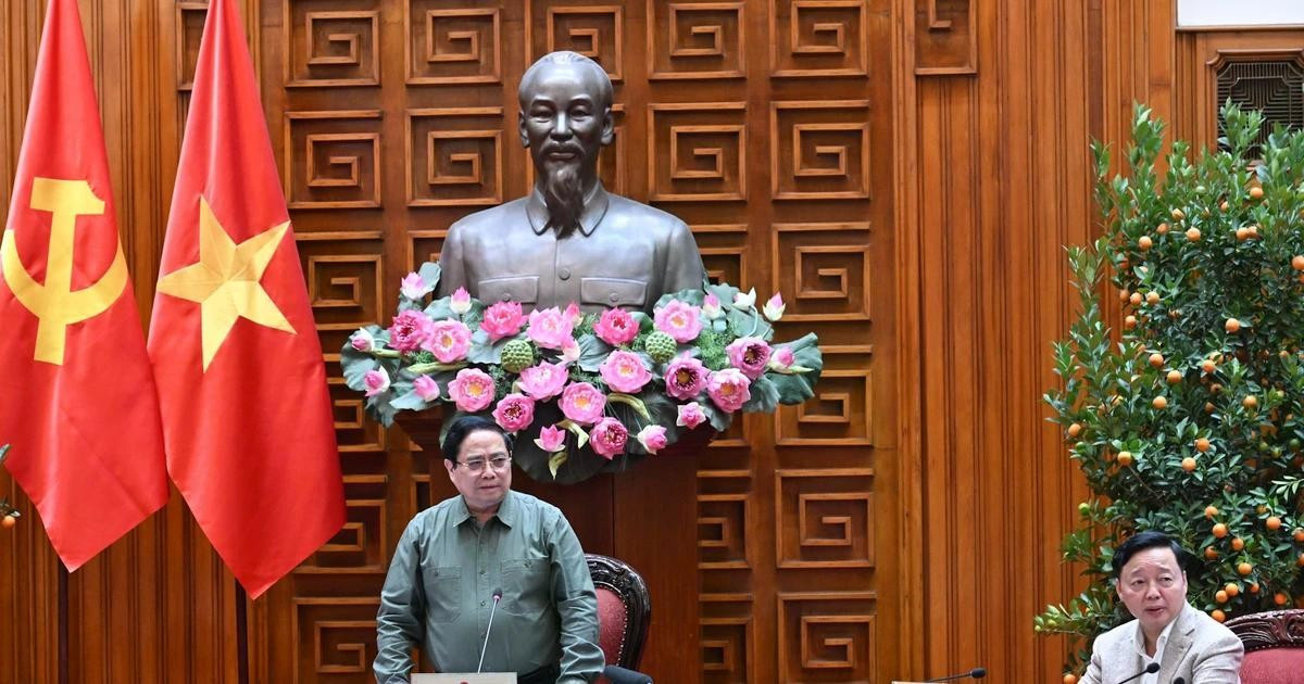 [Foto] Premier de Vietnam urge a construir un nuevo puente sobre el río Lo