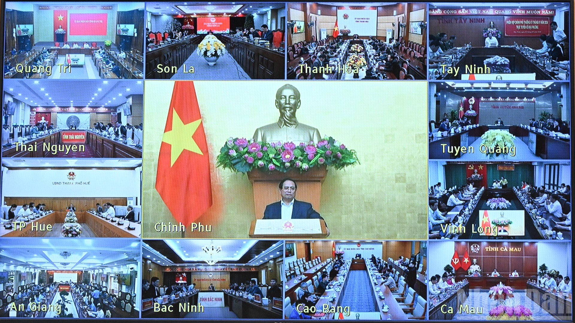 La sesión se celebra en Hanói y se conecta en línea a todas las localidades.