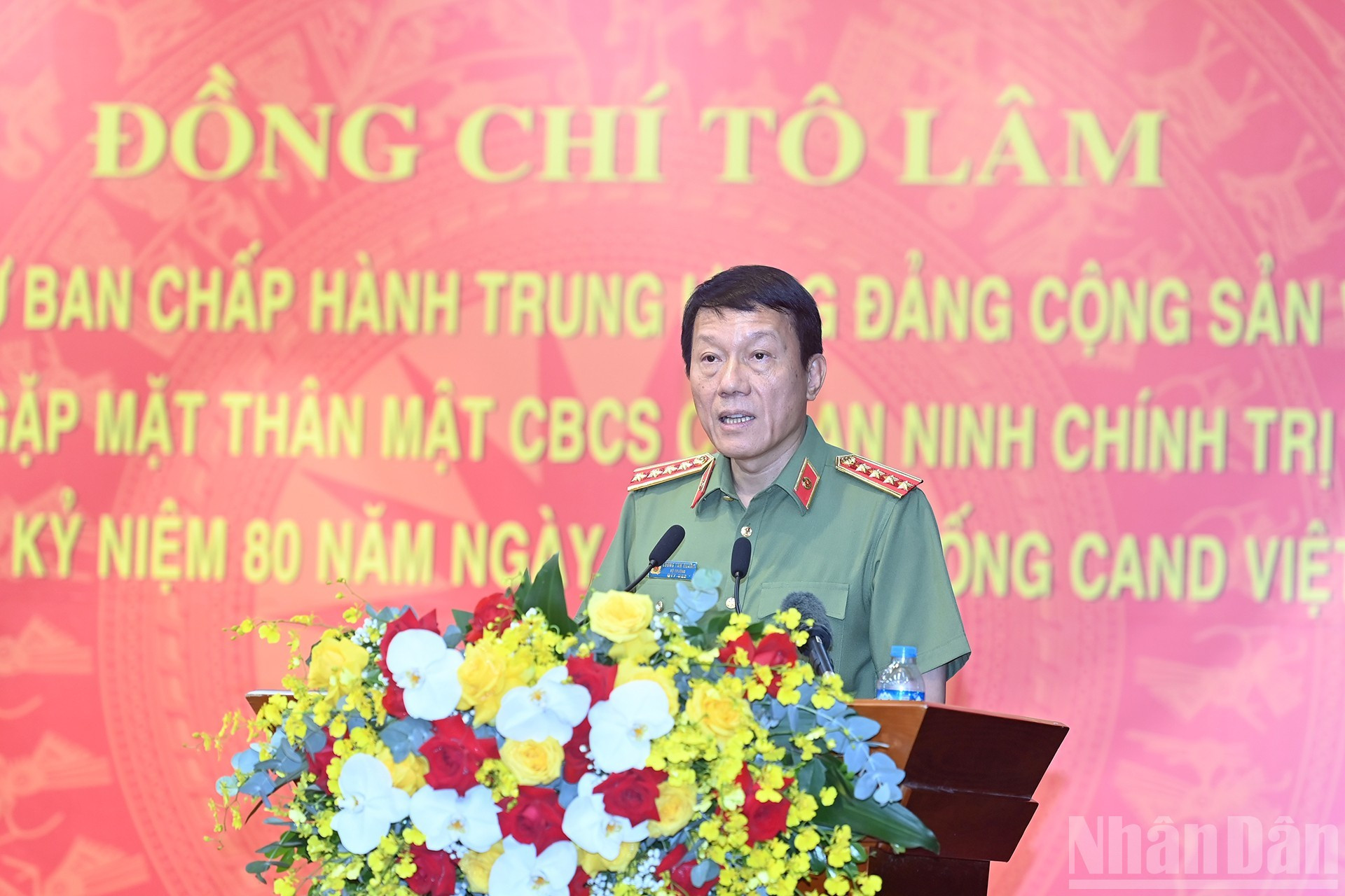 El general Luong Tam Quang, ministro de Seguridad Pública de Vietnam, habla en la cita.