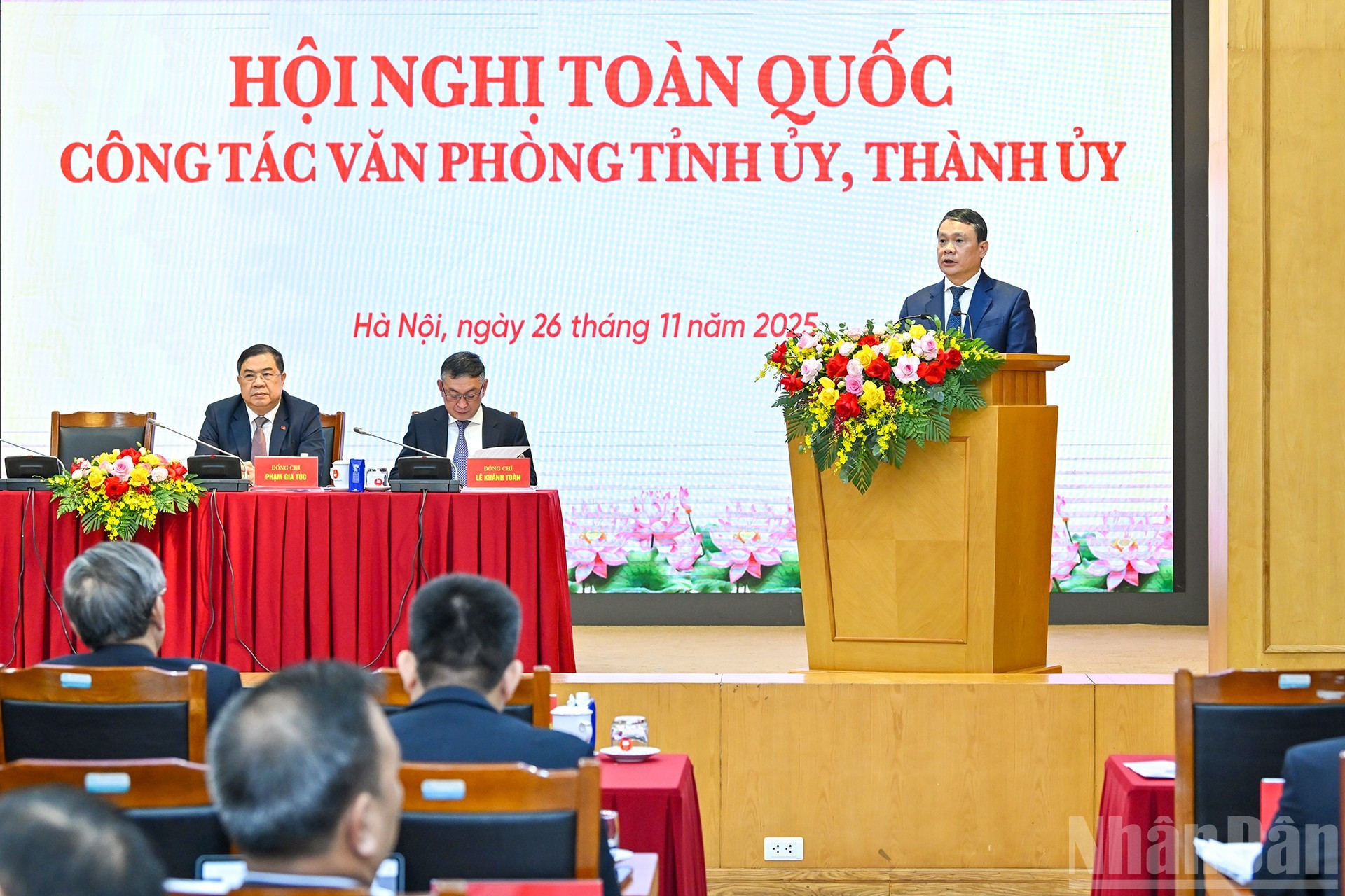 El subjefe de la Oficina del Comité Central del PCV, Le Khanh Toan.