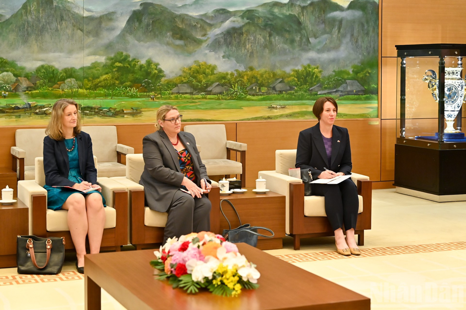 Asistentes australianas acuden a la cita.