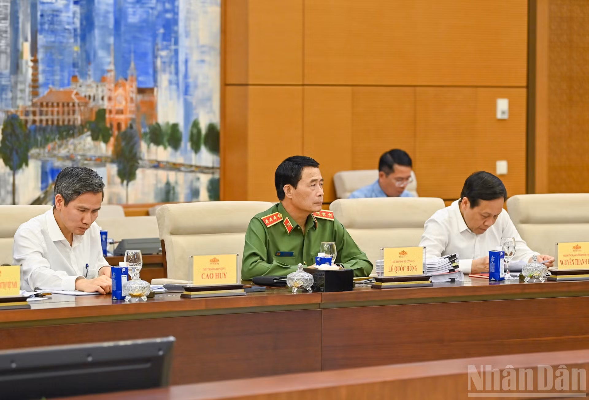 Miembros del Comité acuden a la cita.