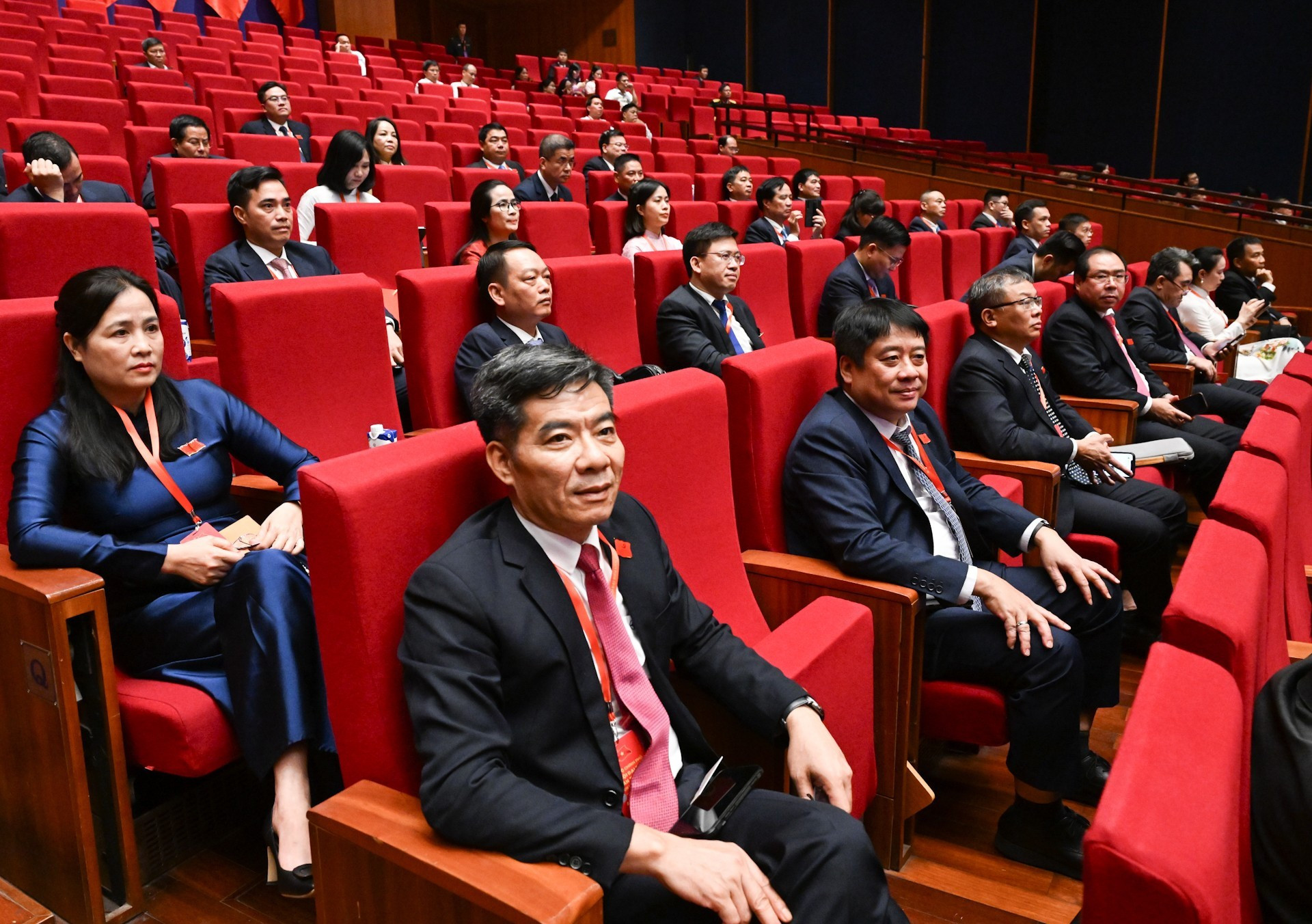 En la cita se reúnen 453 delegados en representación de más de 209 mil militantes de las dos mil 211 células que conforman la organización del partido del Gobierno.