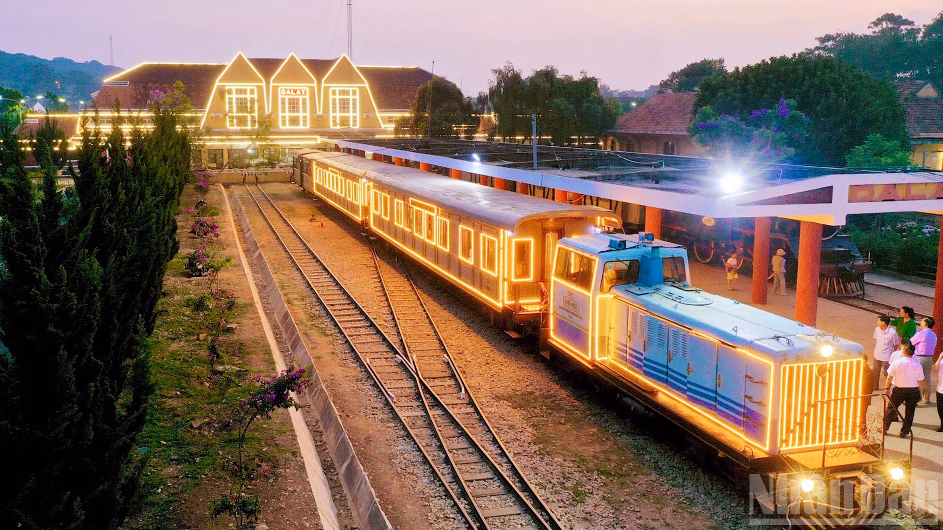El sector ferroviario vietnamita aspira a que el Tren del Café de Da Lat, junto al servicio Viaje nocturno en Da Lat, enriquezcan la experiencia de los turistas.