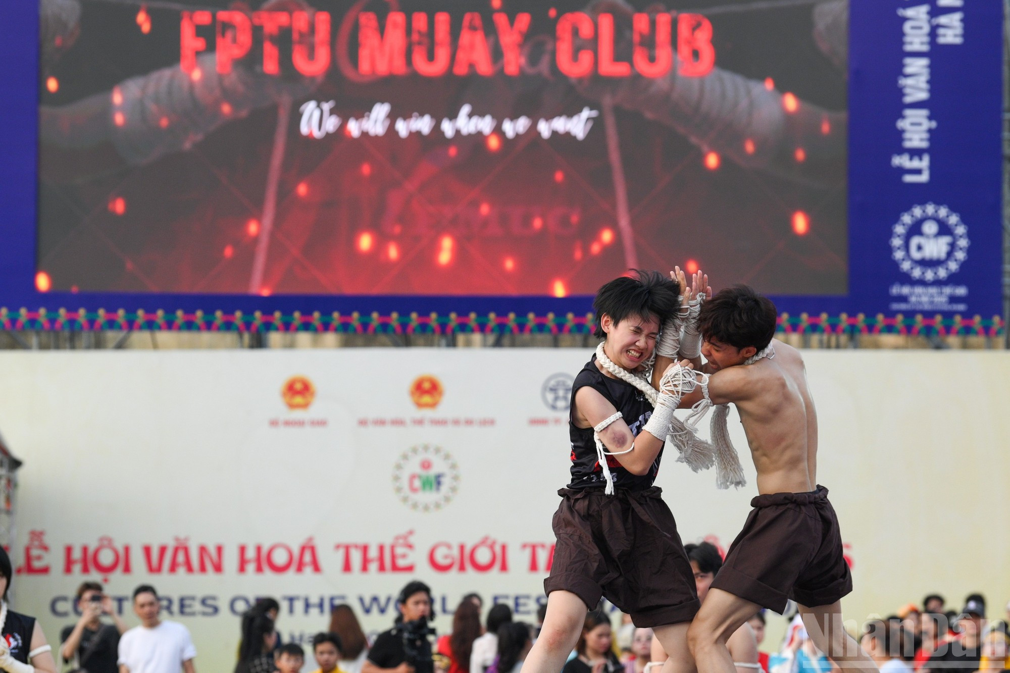 Una presentación de artistas de Tailandia.