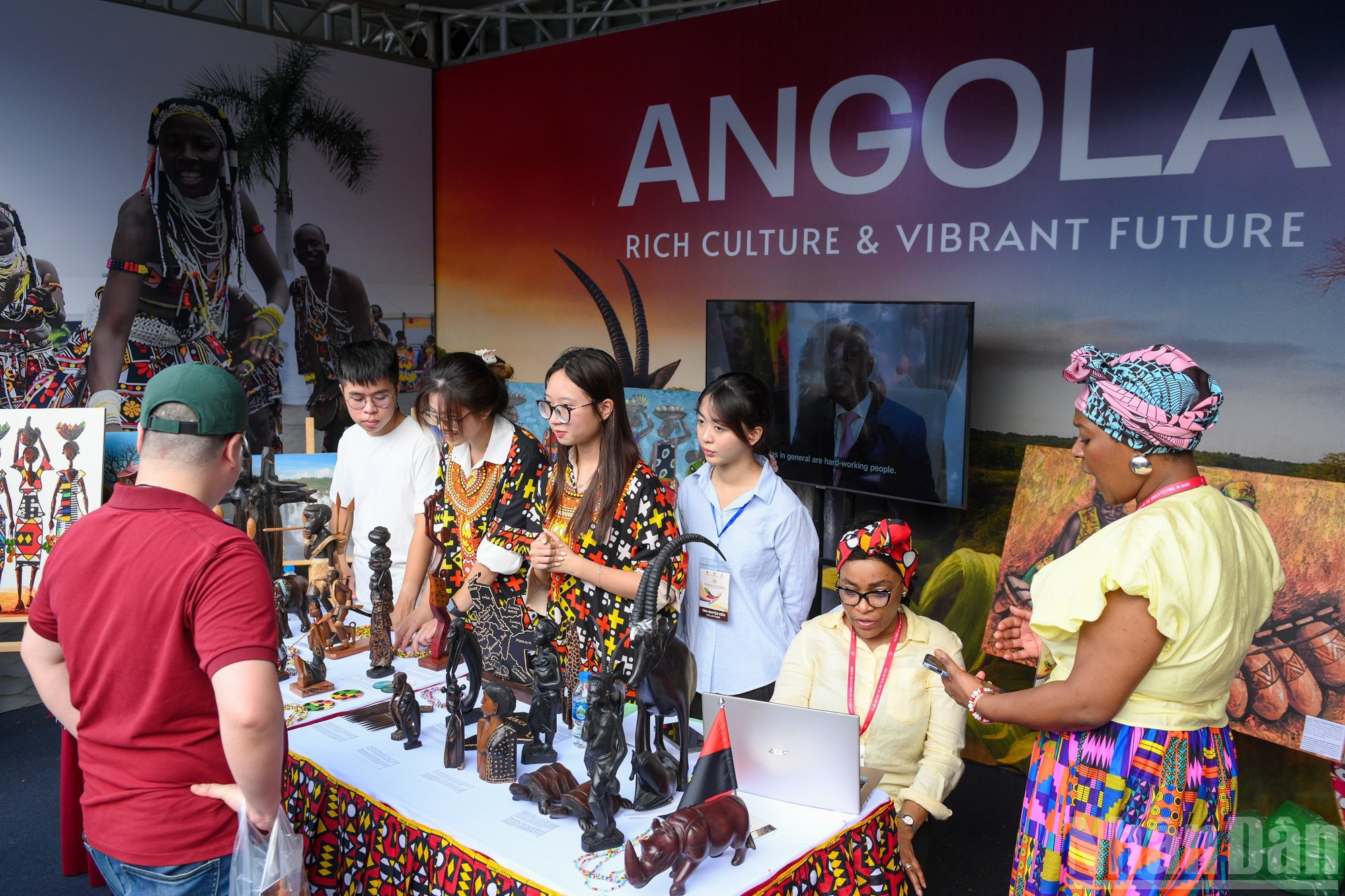 La zona de experiencia cultural de Angola.
