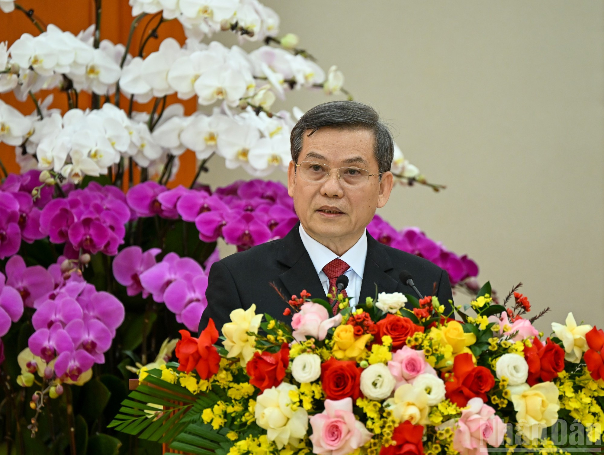 El jefe de la Comisión de Asuntos Internos del Comité Central del PCV, Le Minh Tri, habla en la cita.