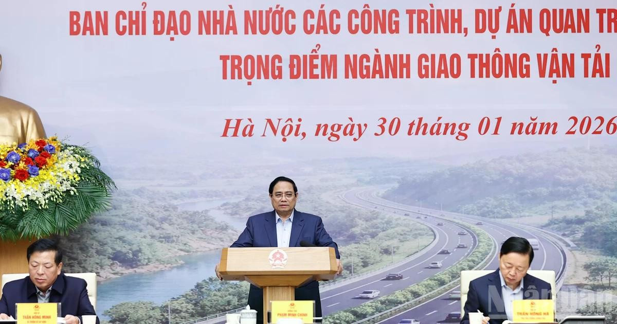 [Foto] Premier vietnamita preside reunión del Comité Directivo Nacional para proyectos clave