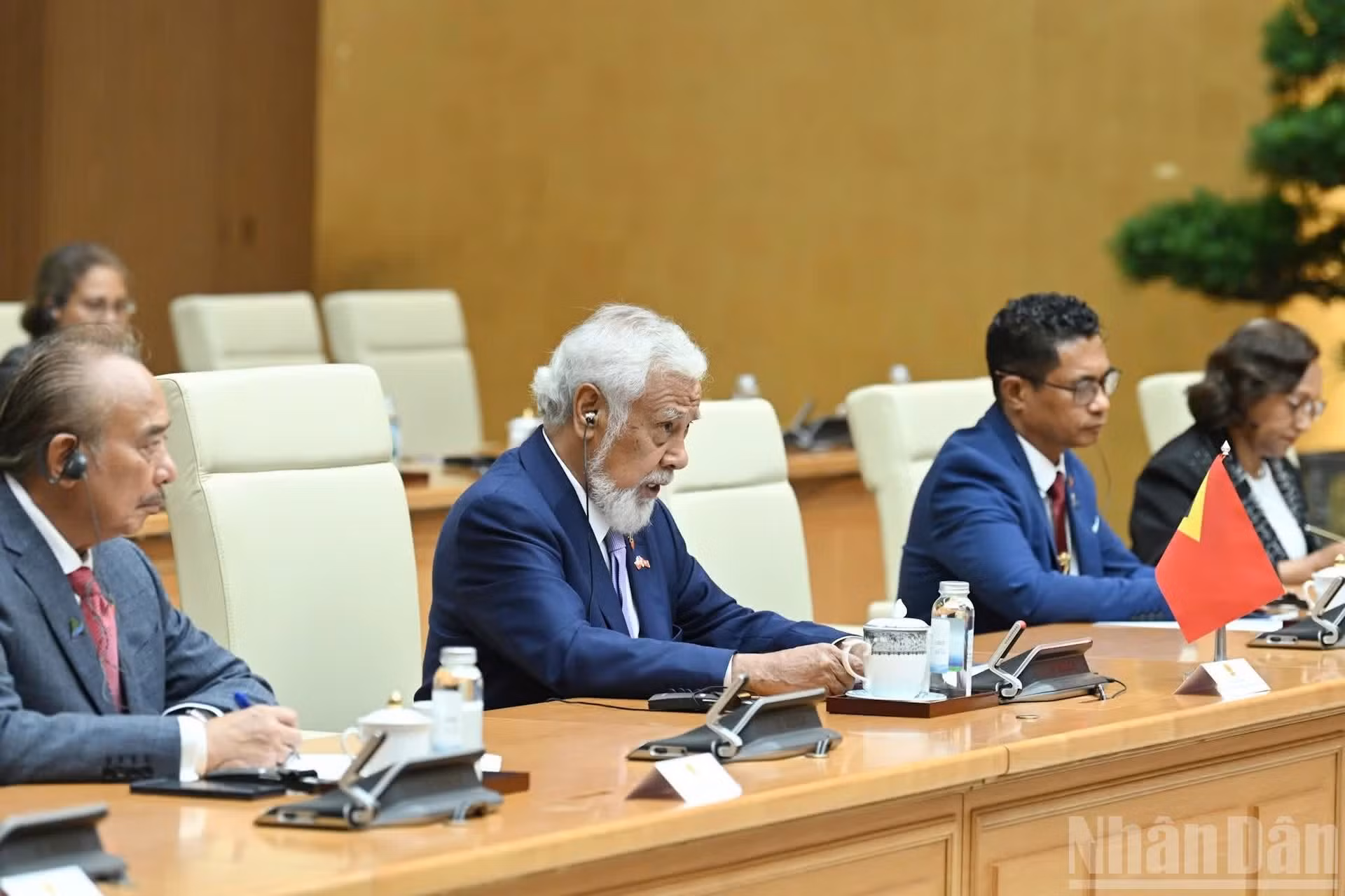 Delegados timorenses intervienen en el encuentro.
