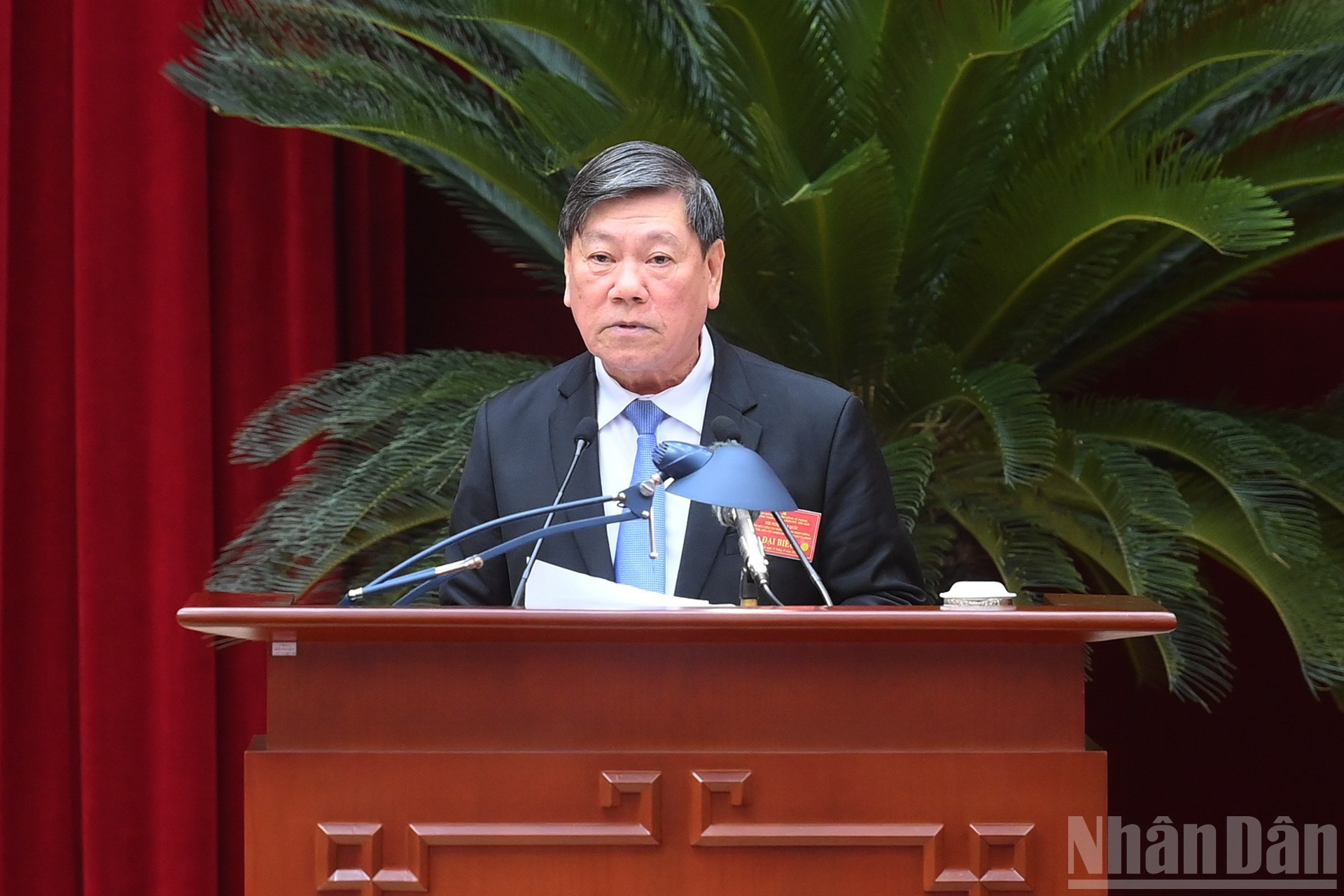 El subjefe permanente de su Comisión de Control Disciplinario, Tran Van Ron, habla en el evento.