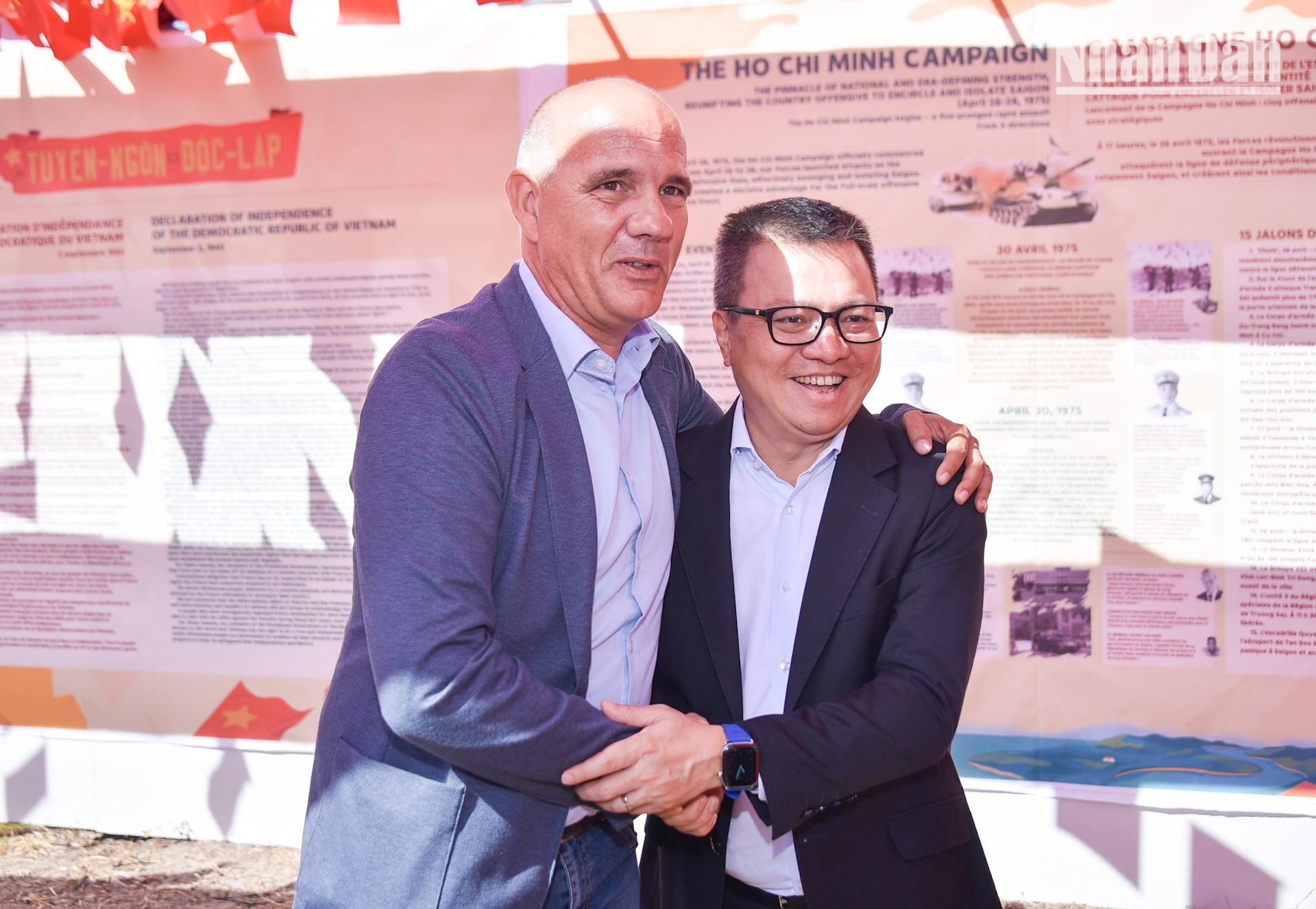 El presidente-editor Le Quoc Minh destaca que el Festival de Prensa Avante no solo es una fiesta cultural, sino también una excelente oportunidad para conectar a personas de diferentes países. El presidente-editor Le Quoc Minh destaca que el Festival de Prensa Avante no solo es una fiesta cultural, sino también una excelente oportunidad para conectar a personas de diferentes países.