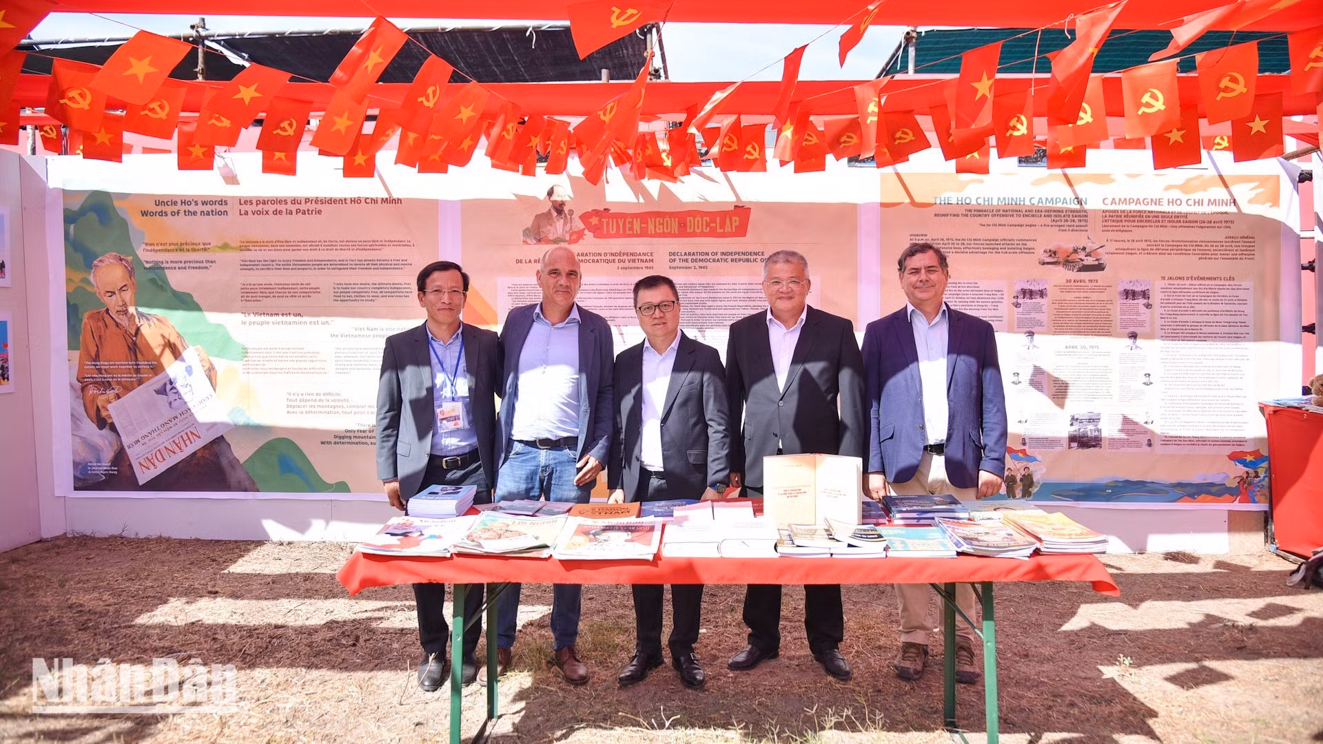 Resalta que el éxito de Vietnam cuenta también con el apoyo y la cooperación de amigos internacionales. Por ello, Vietnam desea intensificar aún más su cooperación internacional con otros países del mundo, expresó.