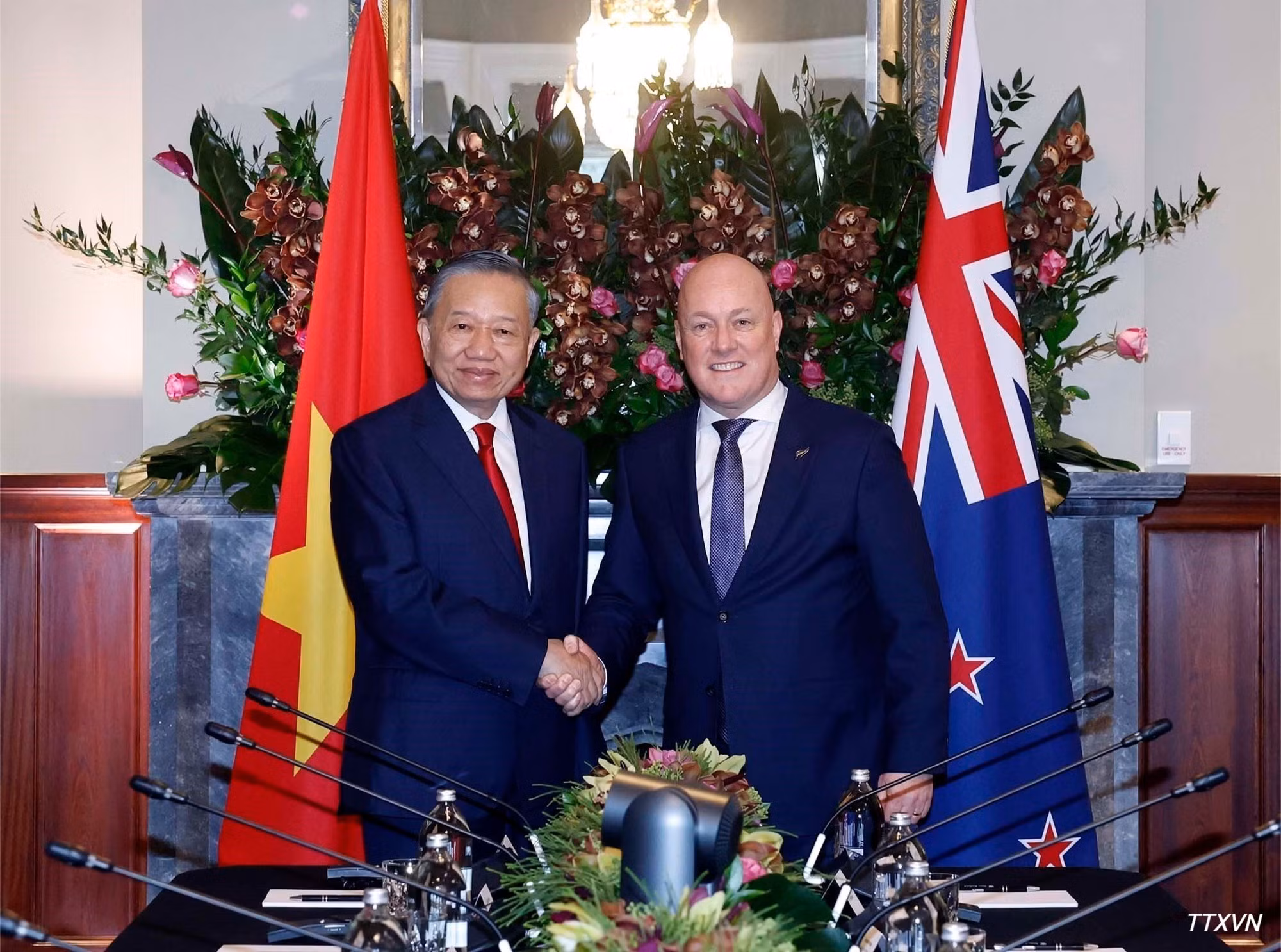 El secretario general del Partido Comunista y presidente de Vietnam, To Lam, y el premier neozelandés, Christopher Luxon.