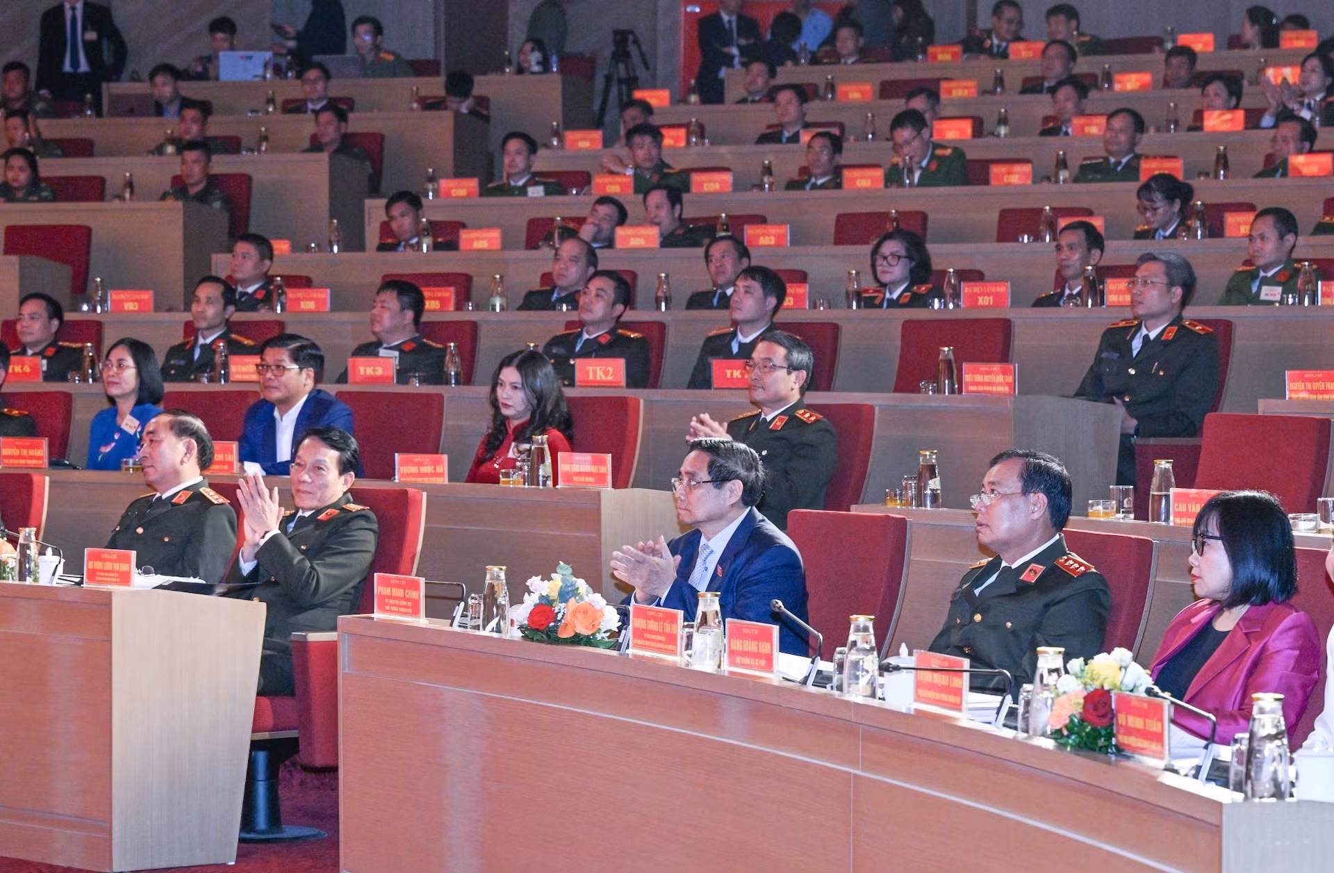 El premier Pham Minh Chinh asiste al evento.