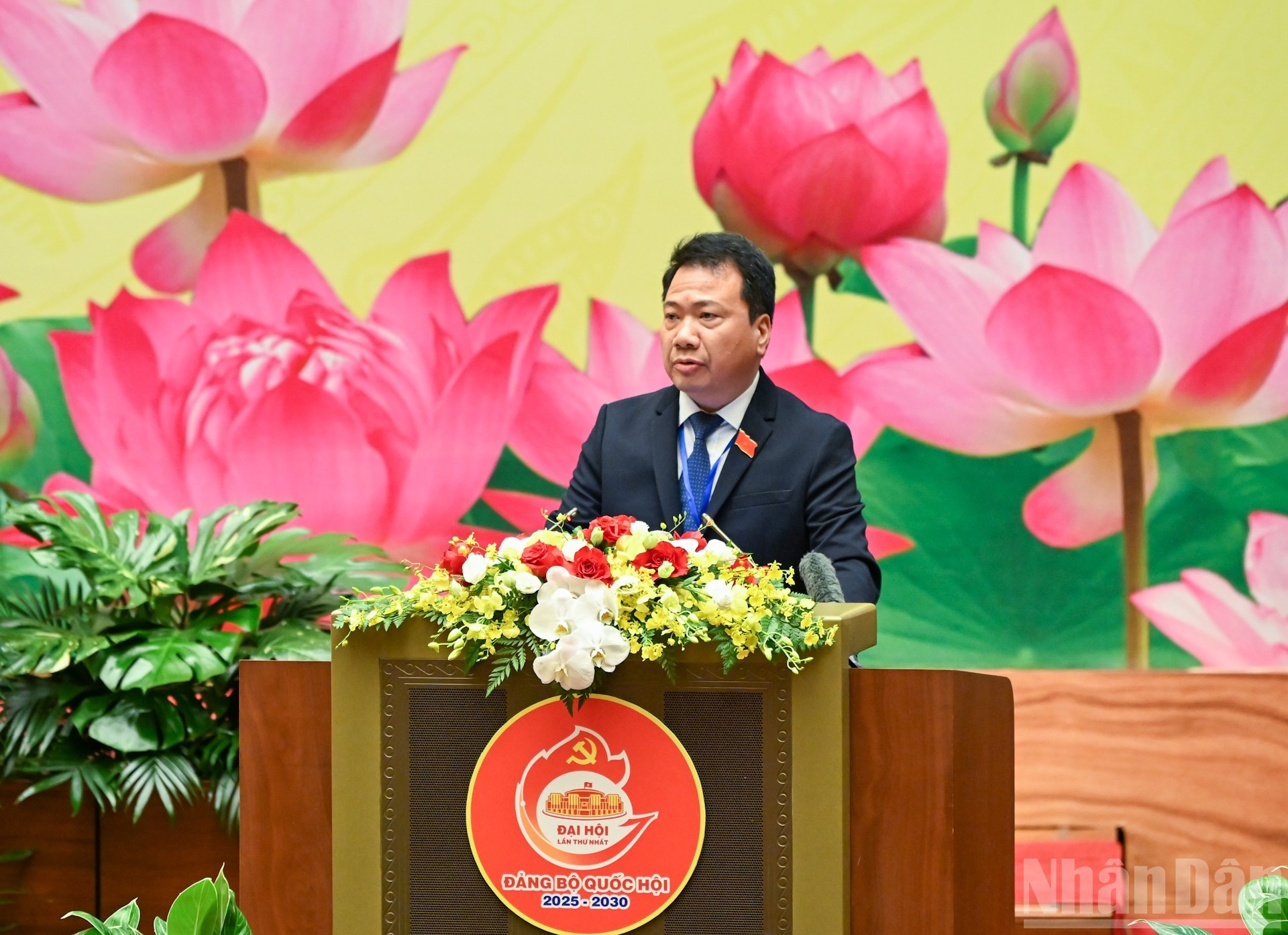 El subjefe de la Comisión Legal y de Justicia, Ngo Trung Thanh, interviene en la cita.