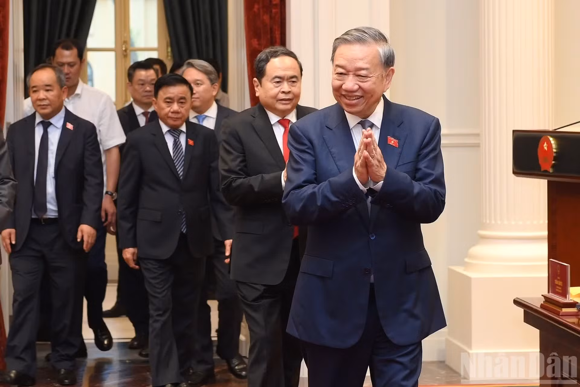 El máximo líder de Vietnam asiste al encuentro.